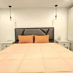 Mv2 Pool Villa Pattaya