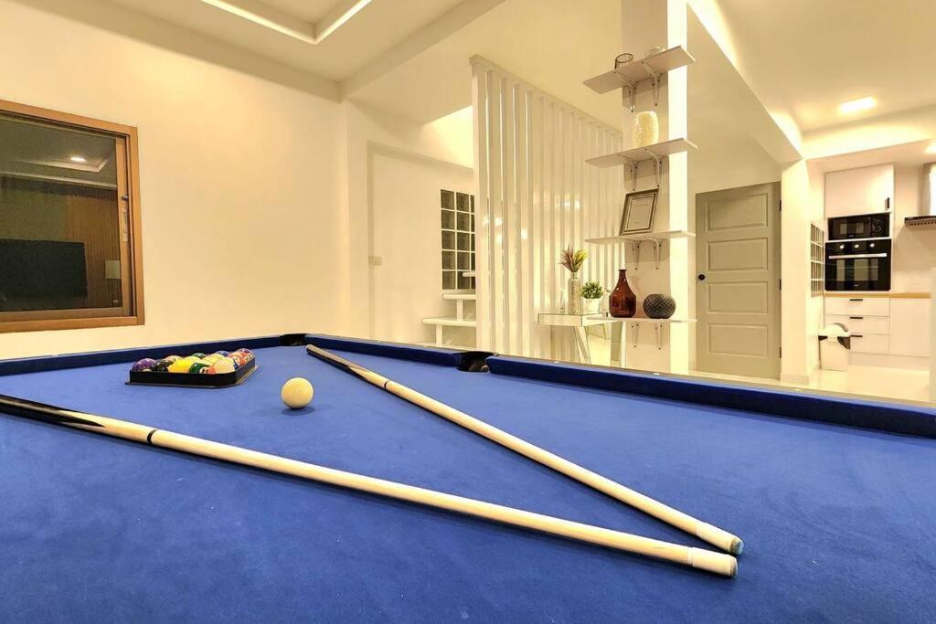 Mv2 Pool